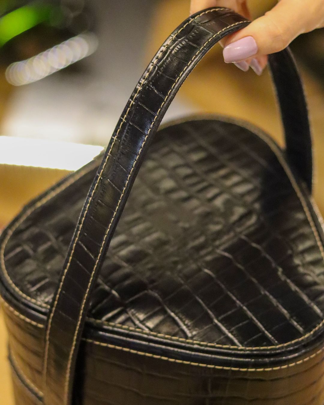 Bag de Couro Legítimo – Para Vinhos e Taças, Disponível em Diversas Cores