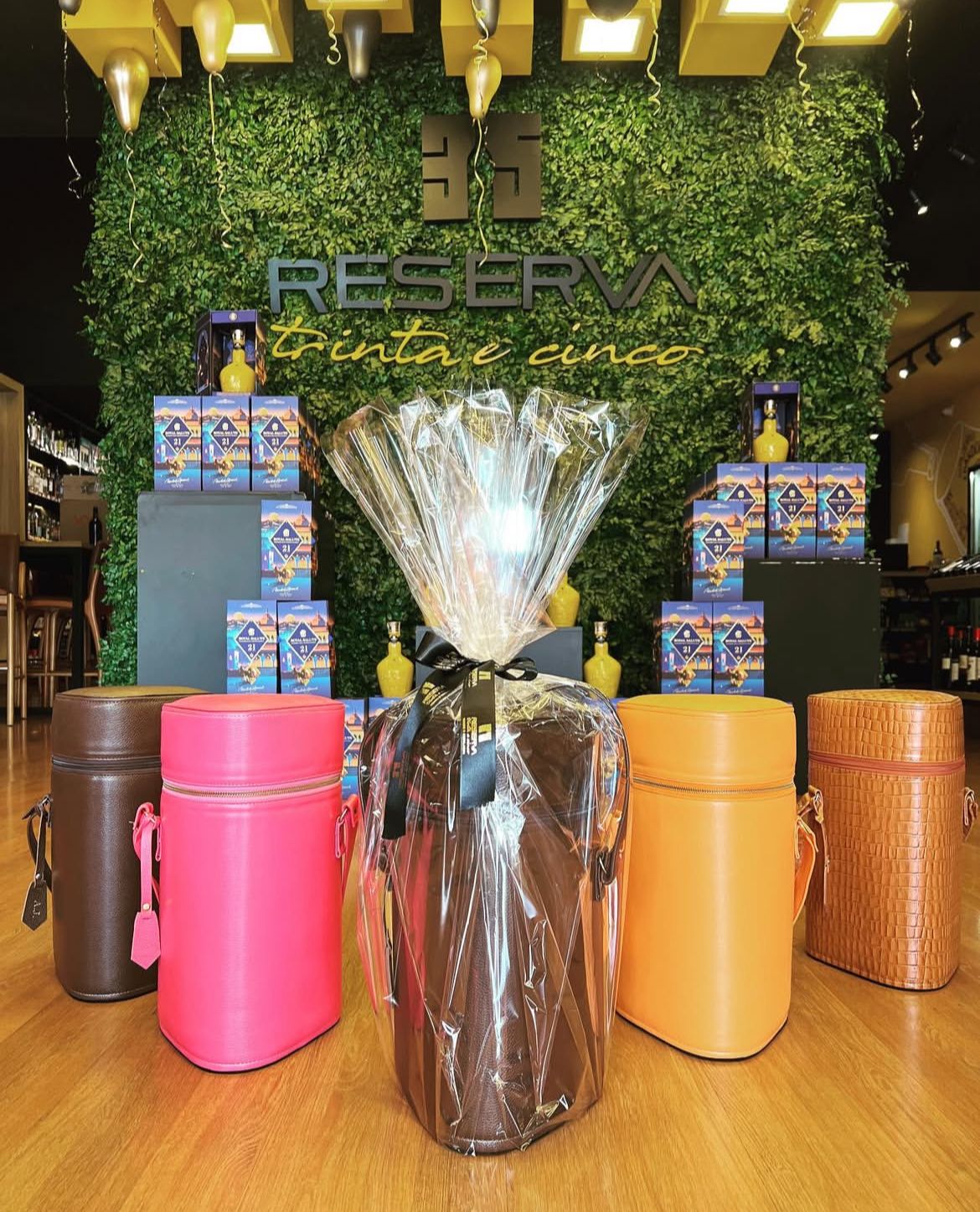 Bag de Couro Legítimo – Para Vinhos e Taças, Disponível em Diversas Cores